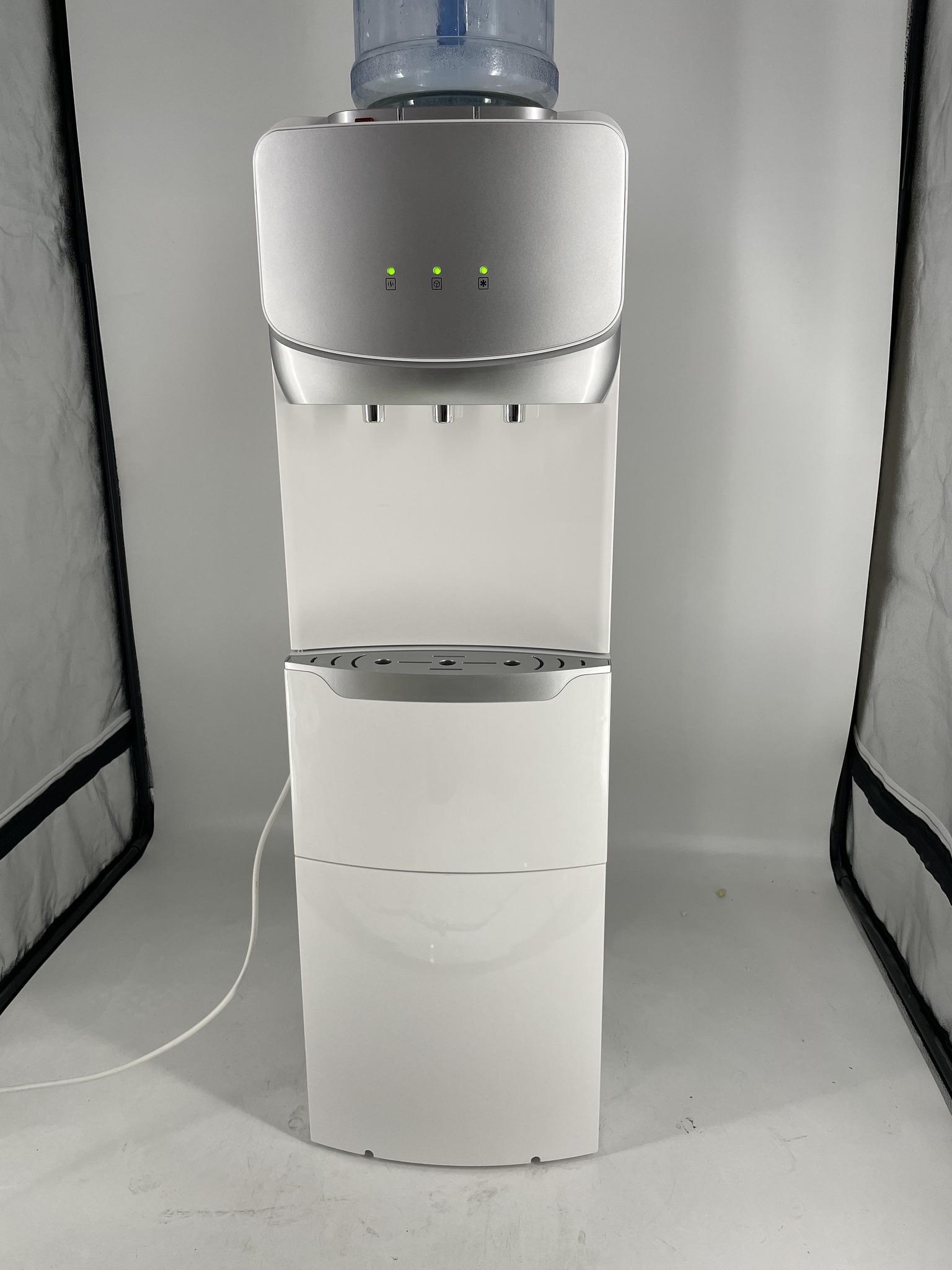เครื่องทำน้ำแข็งแบบเติมน้ำแข็ง - Smart Garden Model บทวิจารณ์และราคา